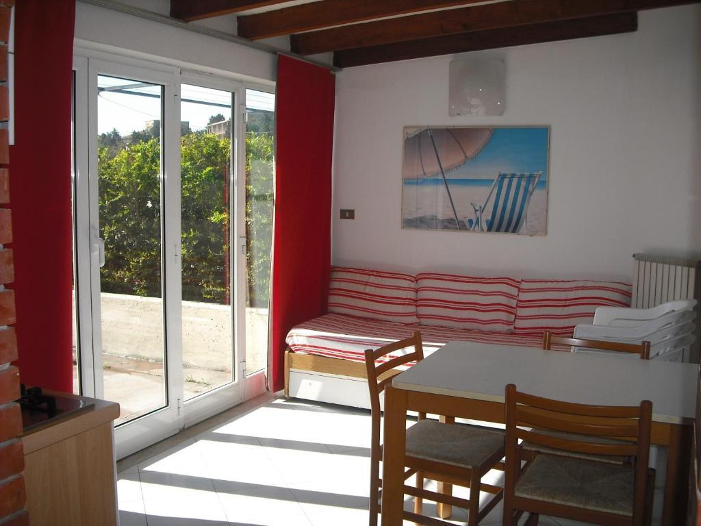 Residence Pian Dei Boschi Pietra Ligure Δωμάτιο φωτογραφία